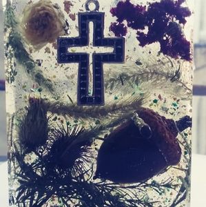 Praying in the woods and it glows/black light